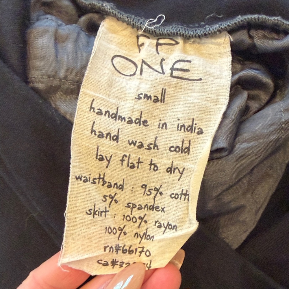 Free People stretchy mini skirt tutu style - Picture 2 of 3